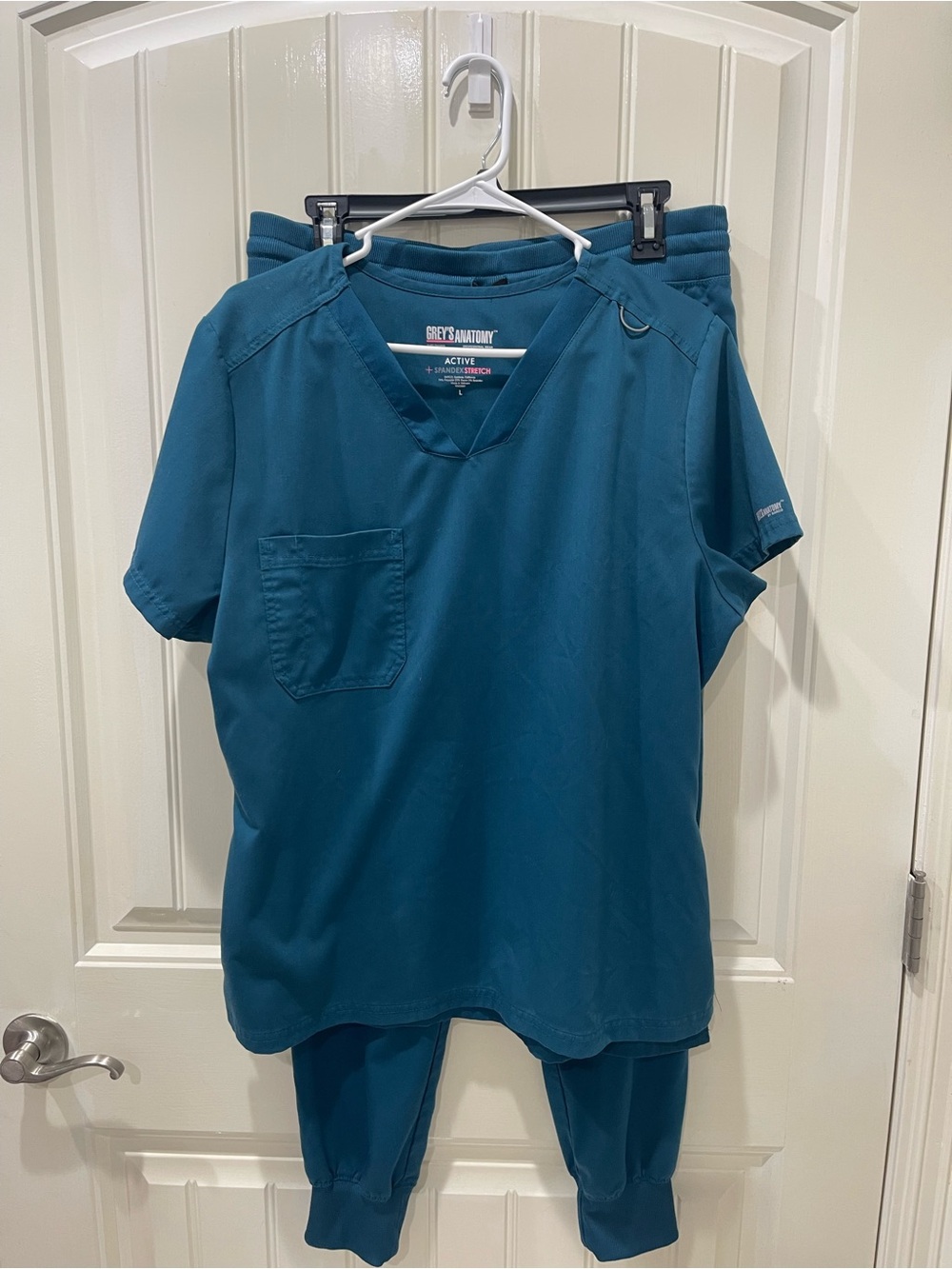 NWOT GREYS Anatomy Active Teal Scrub Top and Jogger Set